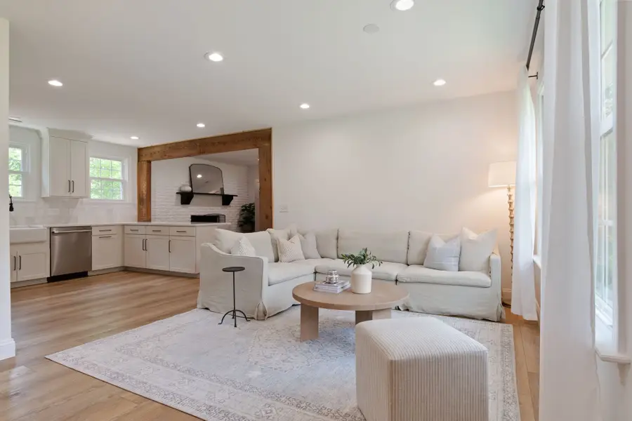 445 Coventry Dr, Nashville, TN 37211 - #3
