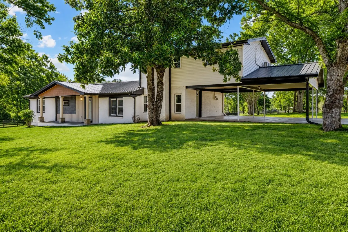 405 Fairfield Rd, Bethpage, TN 37022 - #1