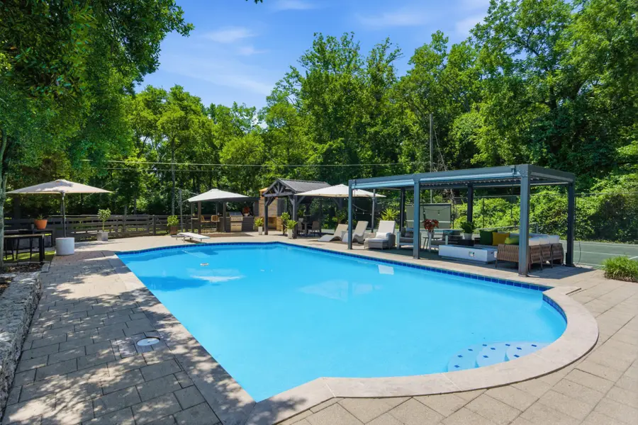 2419 Valley Brook Rd, Nashville, TN 37215 - #2