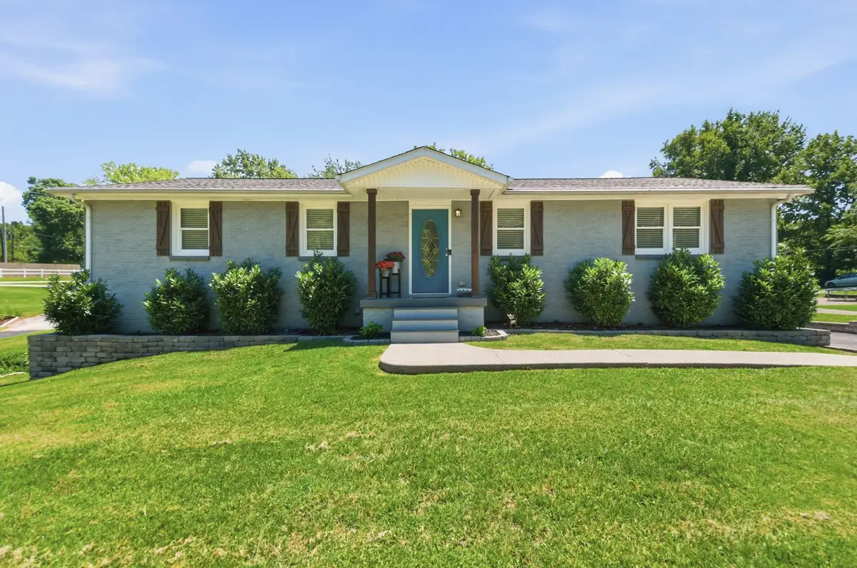 307 S Hummingbird Ln, Dickson, TN 37055 - #1