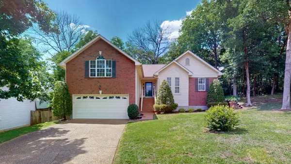 2017 Alice Springs Ct, Mount Juliet, TN 37122