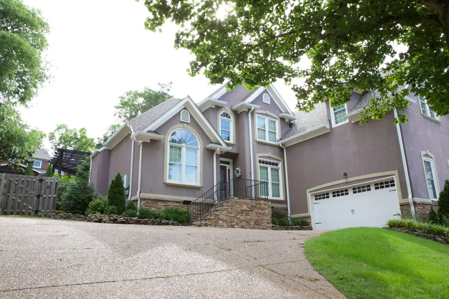 512 Crofton Park Ln, Franklin, TN 37069 - #2