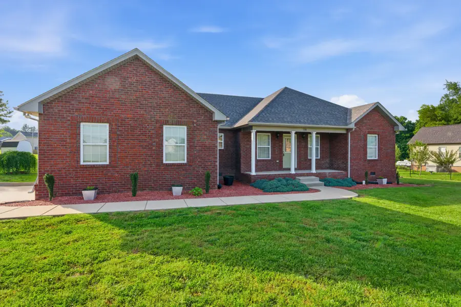 738 Sycamore Dr, Springfield, TN 37172 - #2