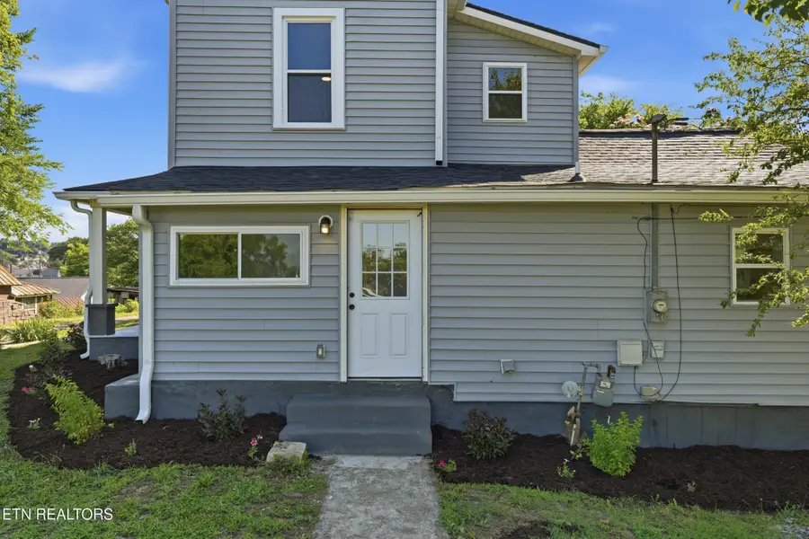 315 Poplar St, Lenoir City, TN 37771 - #3