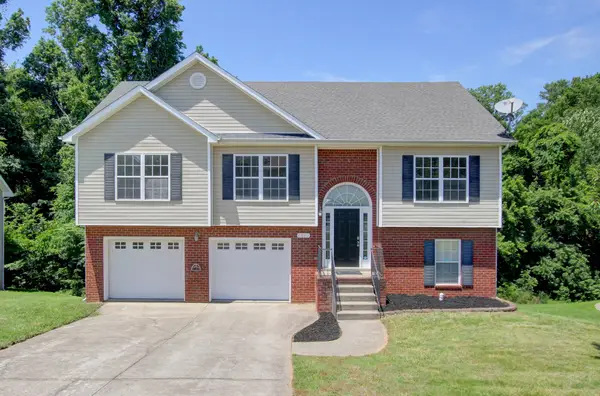 93 West Dr, Clarksville, TN 37040