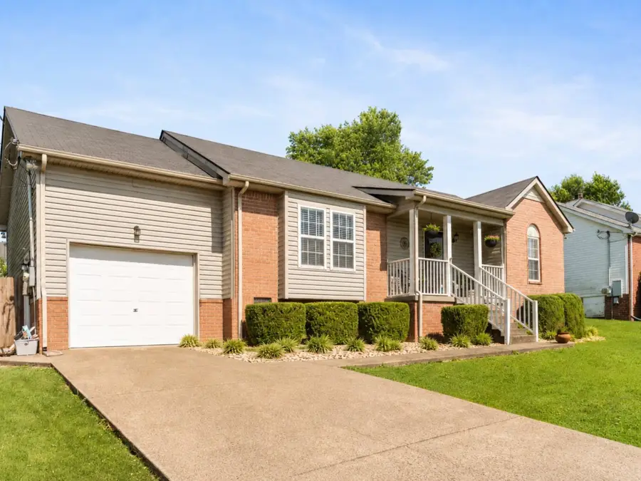 128 Jesse Brown Dr, Goodlettsville, TN 37072 - #2