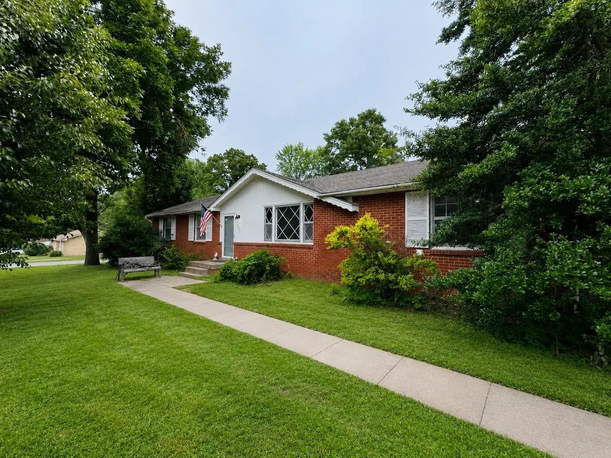 5023 Collinwood Dr, Clarksville, TN 37042 - #1