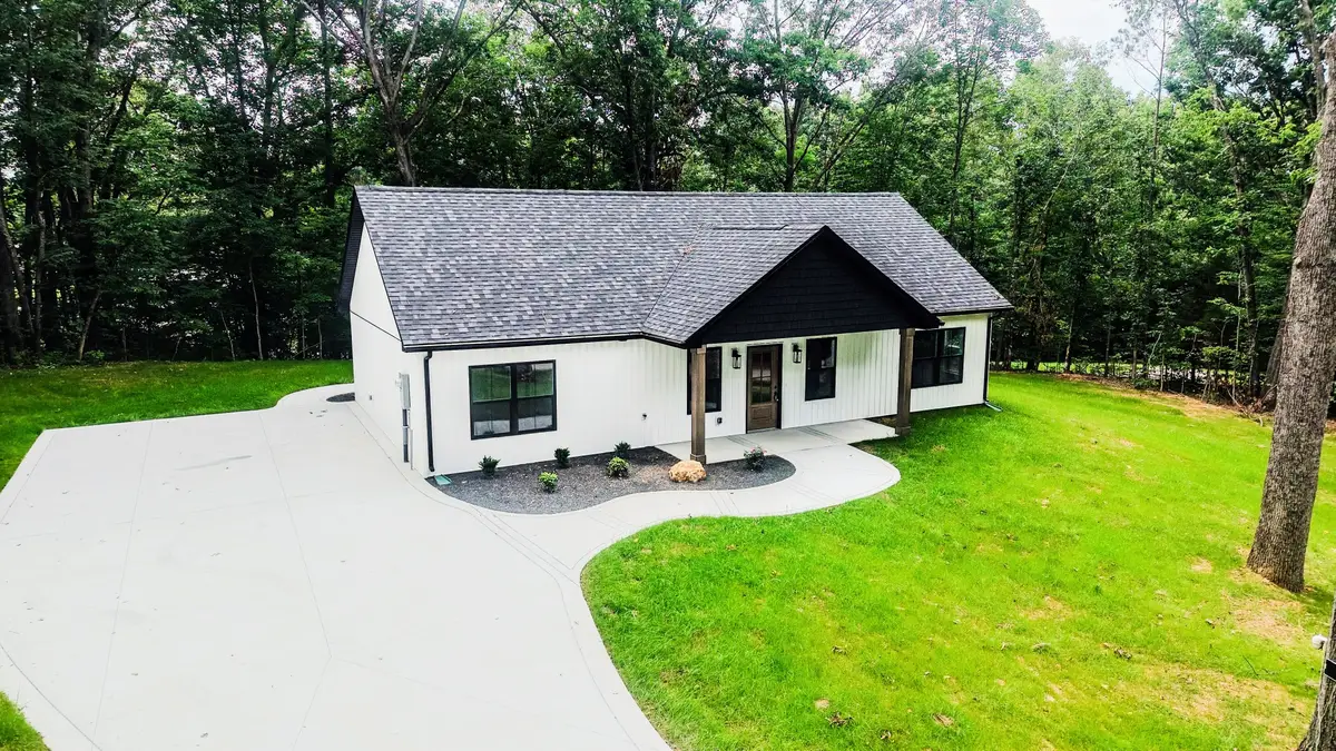 352 Pulley St, Erin, TN 37061 - #1