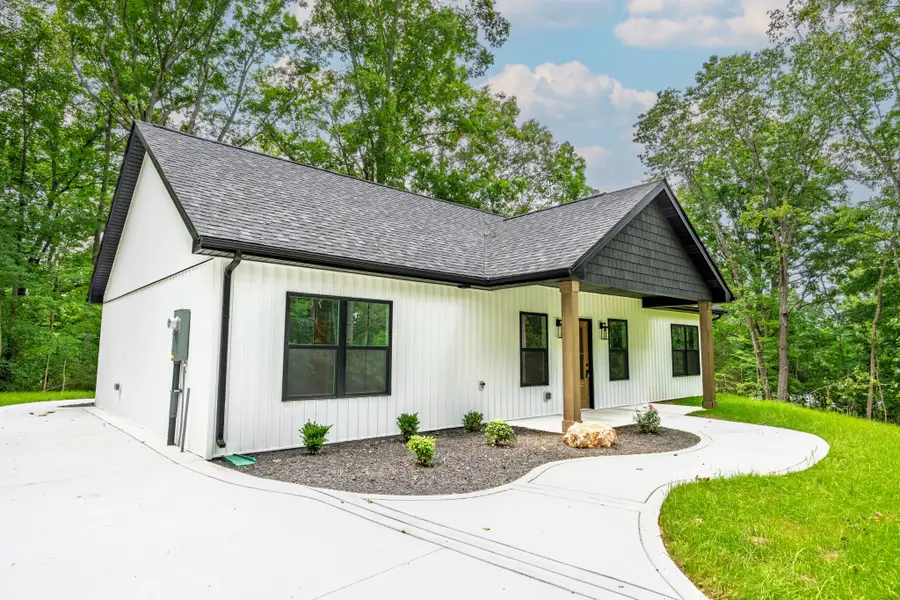 352 Pulley St, Erin, TN 37061 - #2