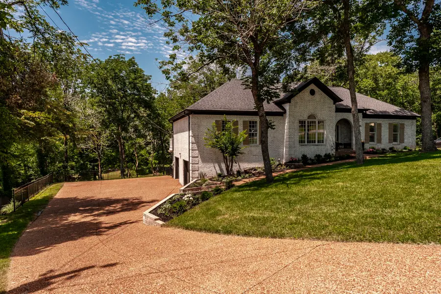 908 E Cynthia Trl, Goodlettsville, TN 37072 - #3