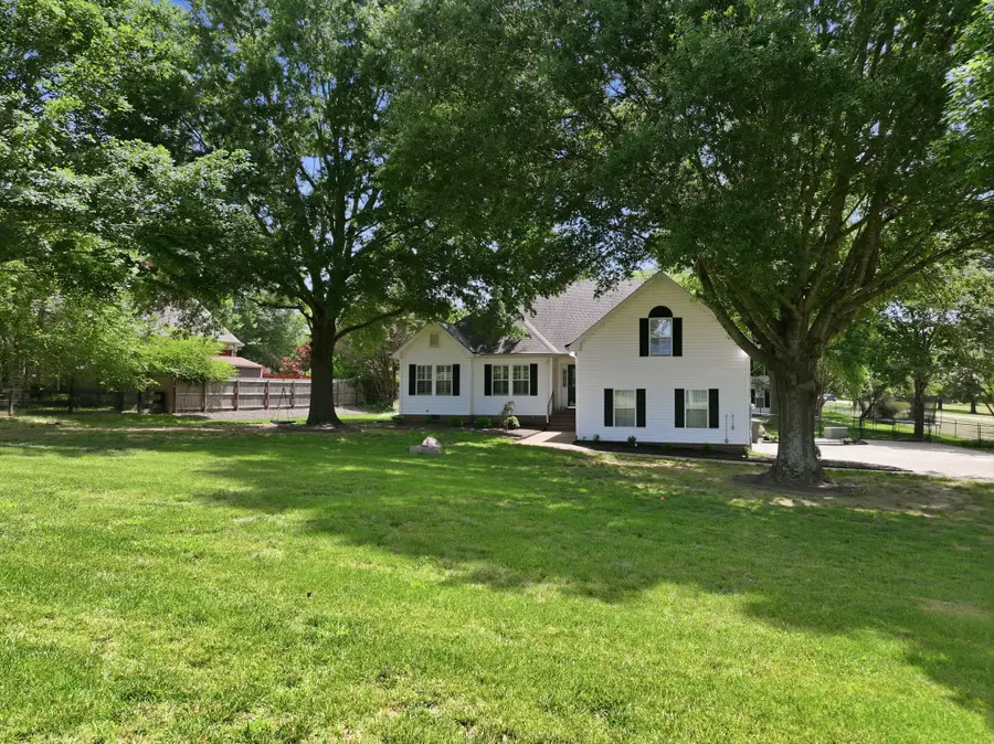 2999 Cages Bend Rd, Gallatin, TN 37066 - #2