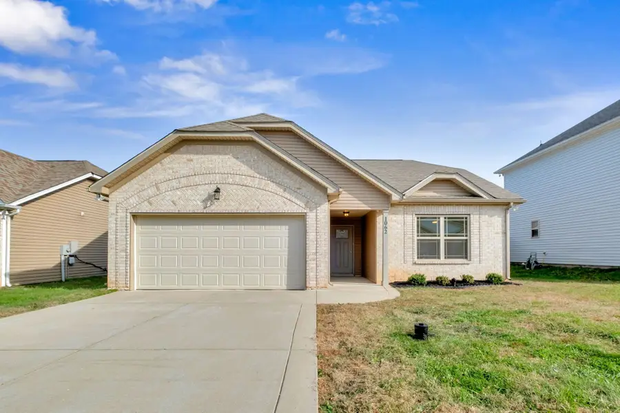 1062 Berra Dr, Springfield, TN 37172 - #2