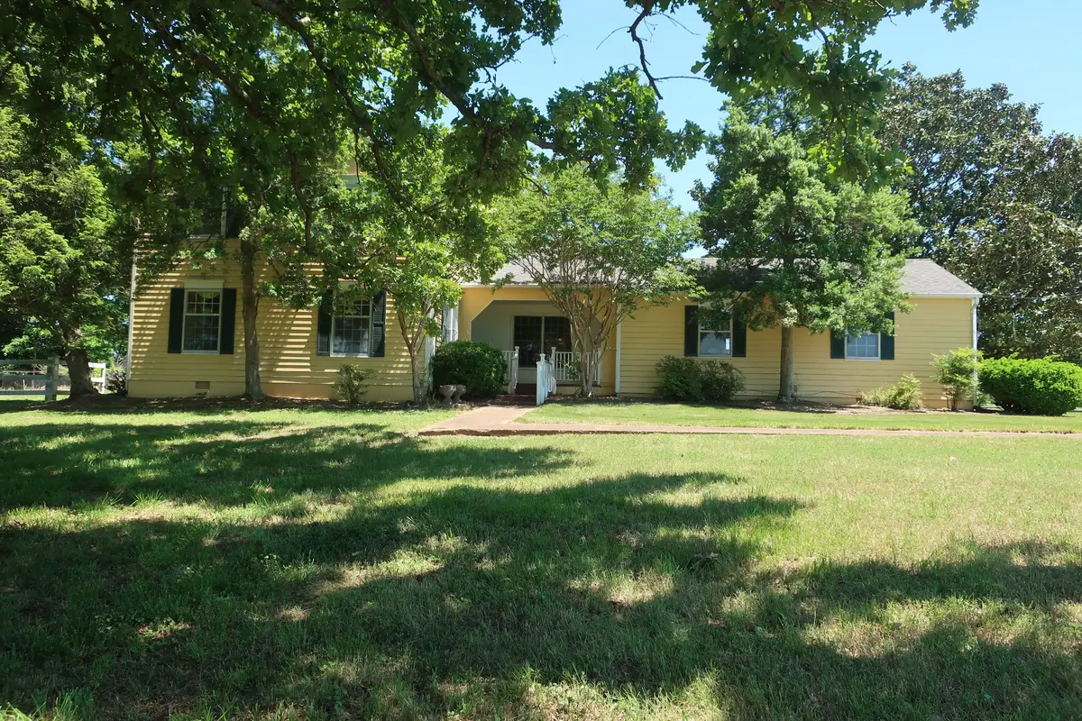 196 Hickory Ln, Fulton, KY 42041 - #1