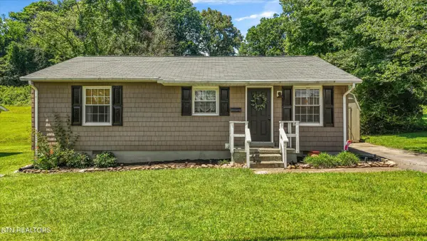 636 Robertsville Rd, Oak Ridge, TN 37830