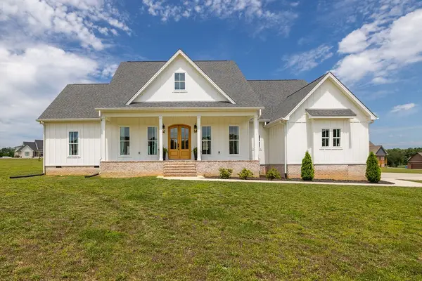 134 Hurst Dr, Leoma, TN 38468