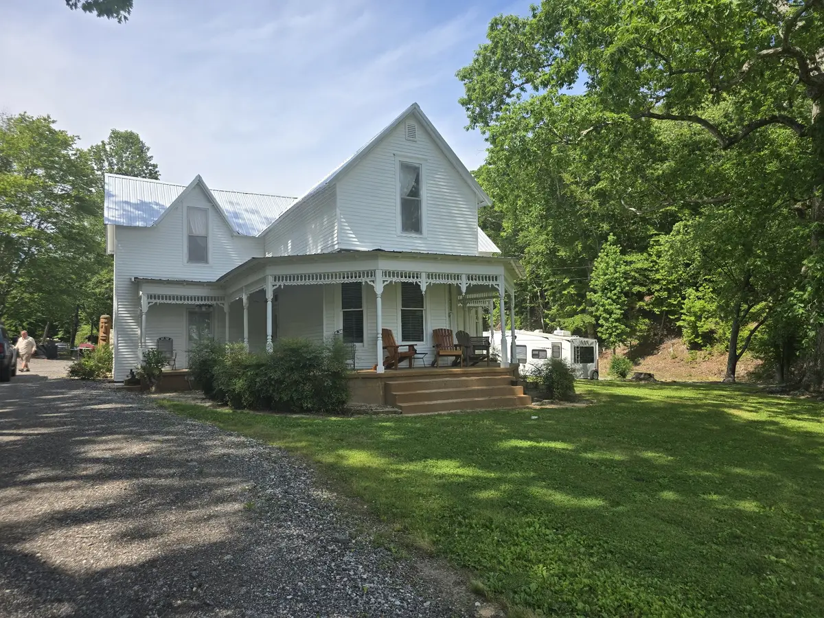2240 Paint Rock Rd, New Johnsonville, TN 37134 - #1