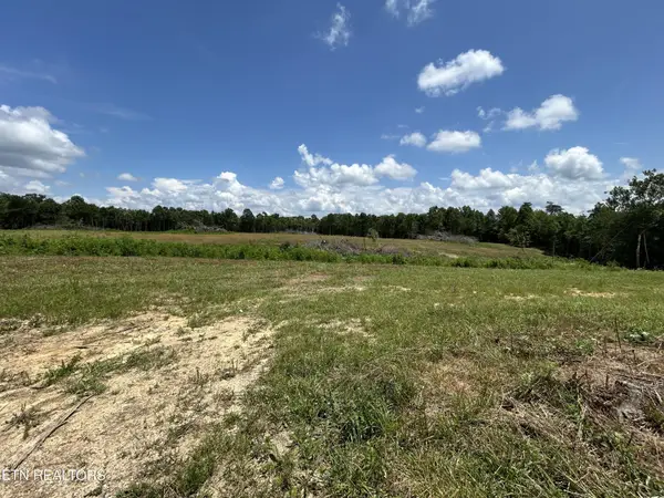 532 White Oak Rd, Jamestown, TN 38556