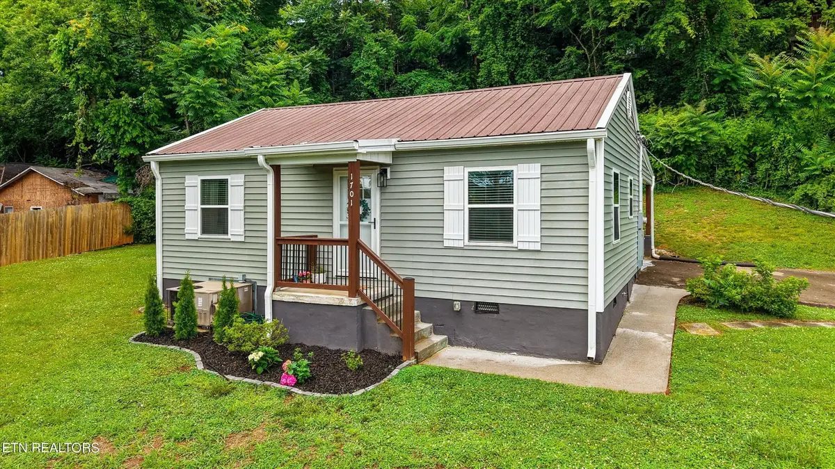 1701 Rugby Ave, Knoxville, TN 37920 - #1