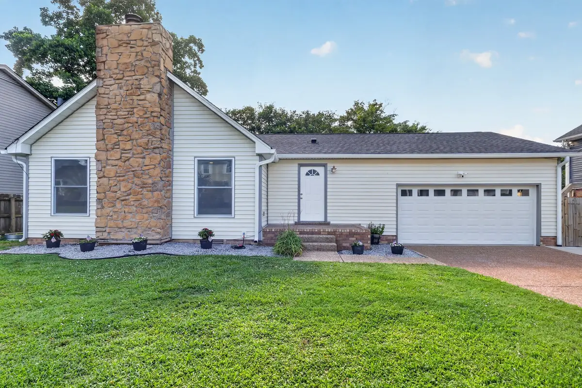 3723 Colonial Heritage Dr, Nashville, TN 37217 - #1