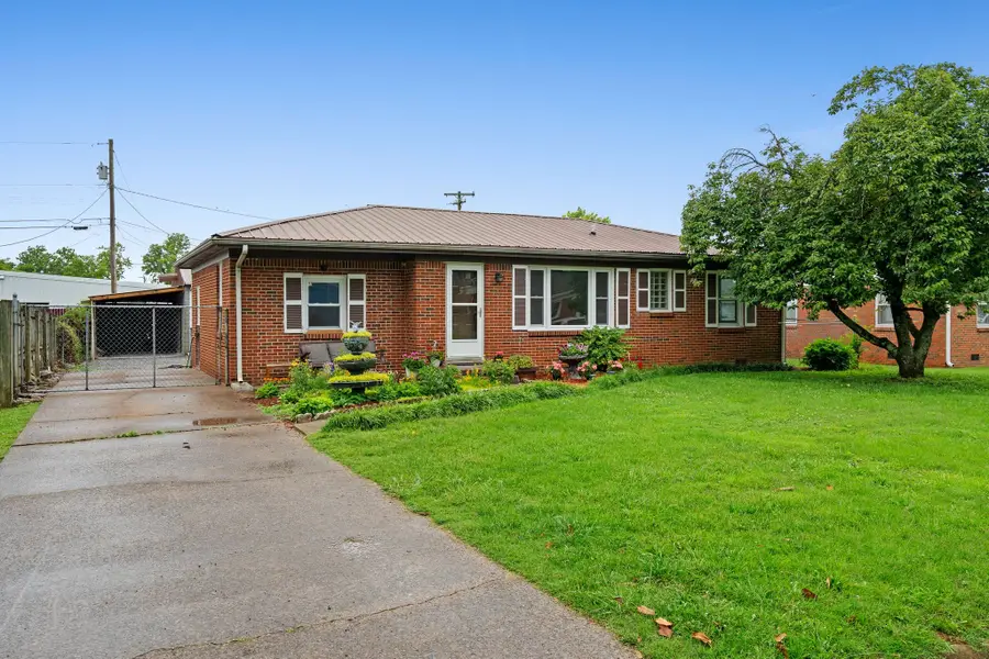 135 Barbara Ave, Gallatin, TN 37066 - #2