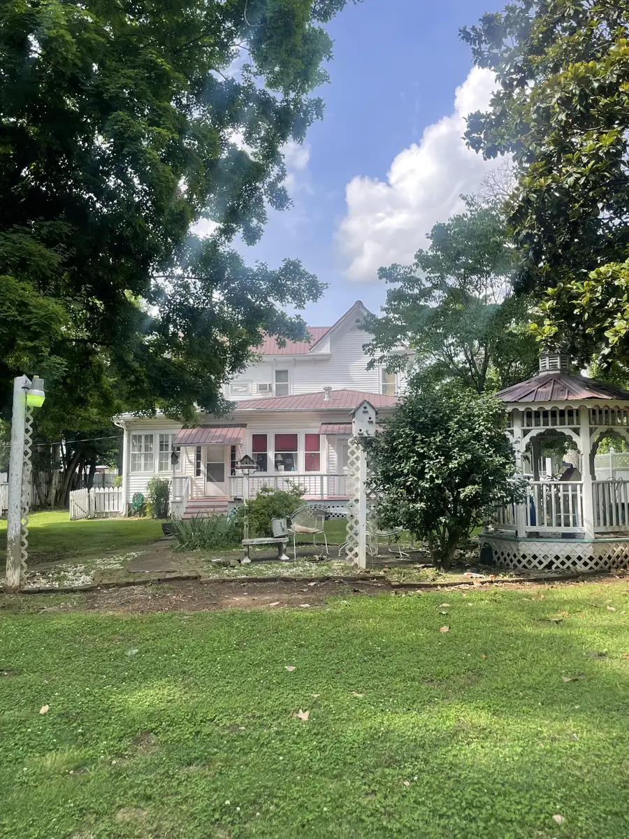213 Pulaski St, Lawrenceburg, TN 38464 - #3