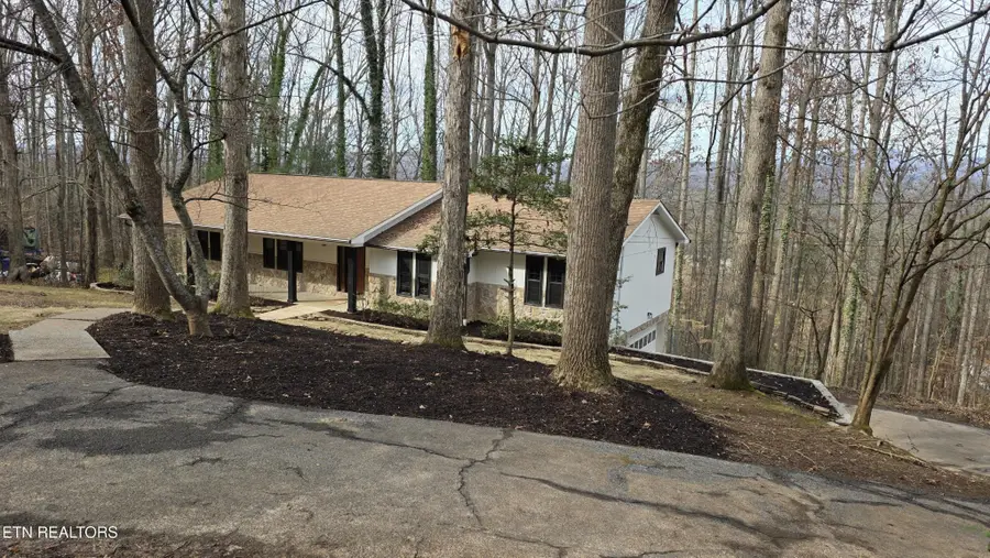 1135 W Outer Drive, Oak Ridge, TN 37830 - #2