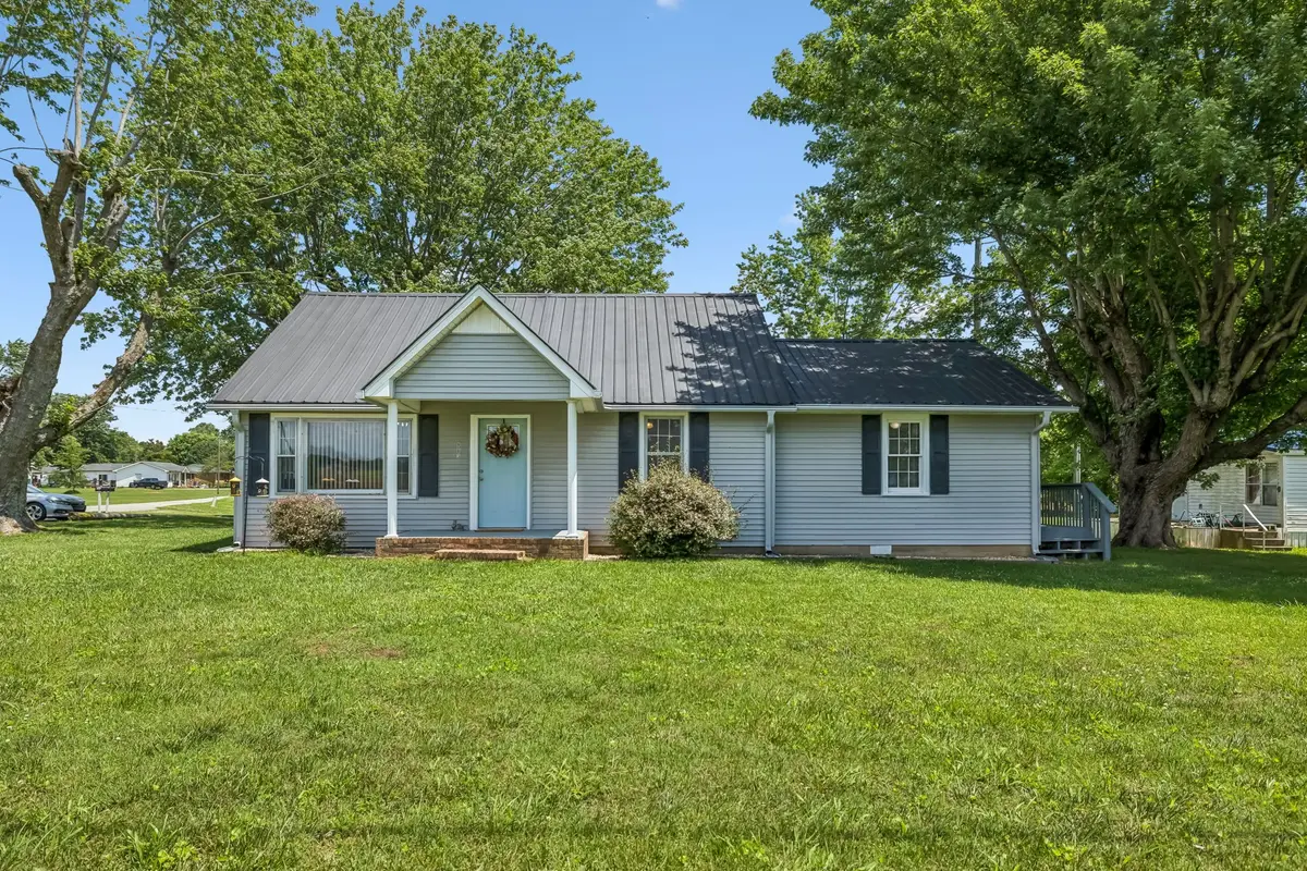 903 Days Rd, Lafayette, TN 37083 - #1