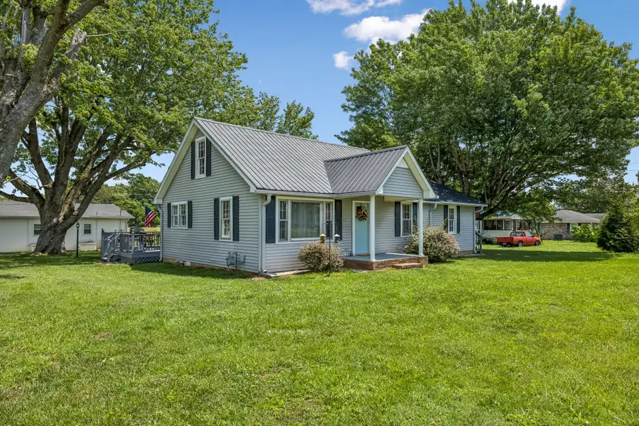 903 Days Rd, Lafayette, TN 37083 - #2