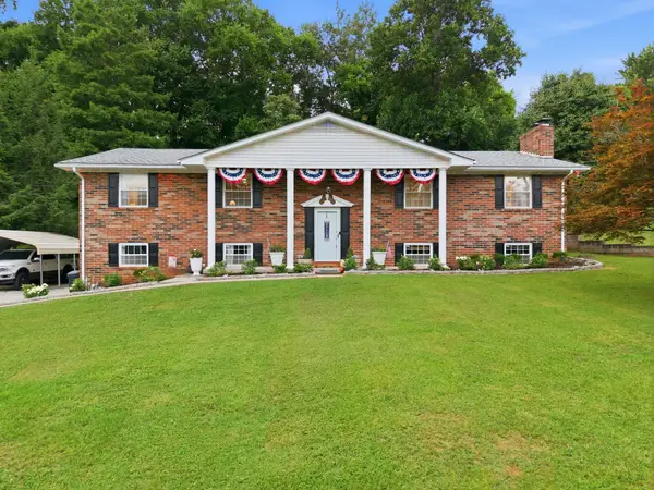 1328 Hillvale Rd, Louisville, TN 37777