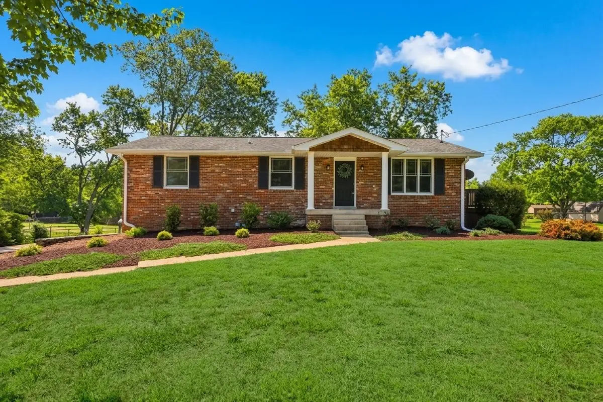 114 Allen Dr, Hendersonville, TN 37075 - #1