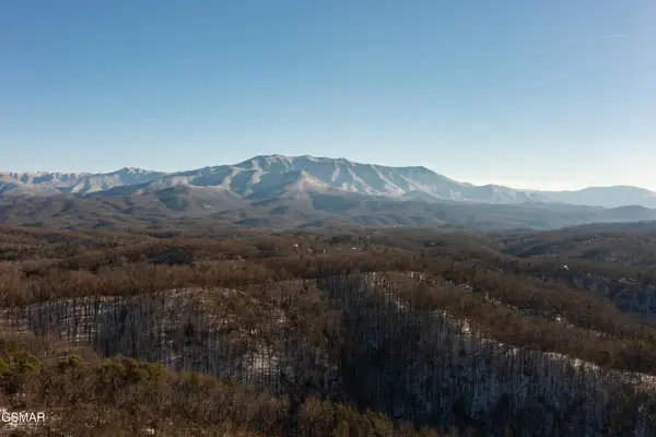 4364 Powdermill Estates Rd, Sevierville, TN 37876
