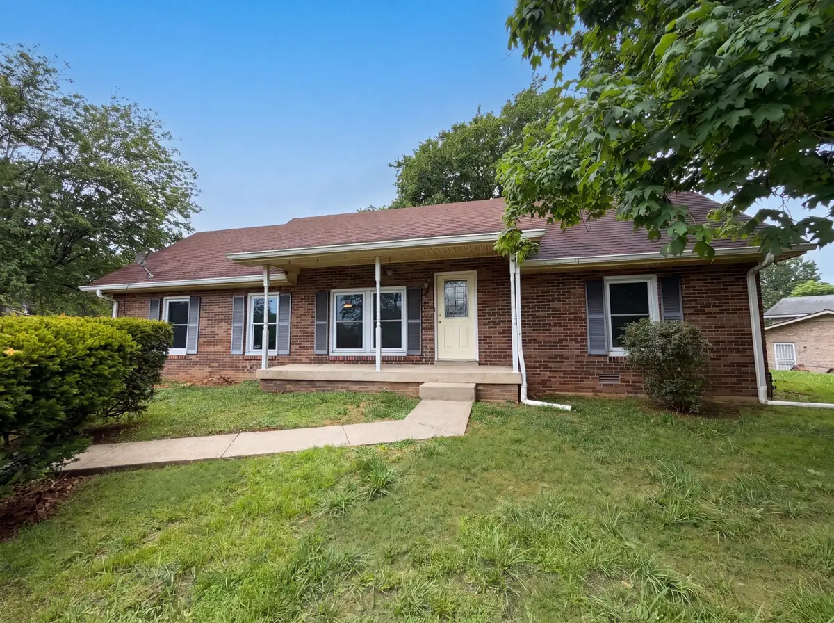 2536 Edge O Lake Dr, Nashville, TN 37217 - #1