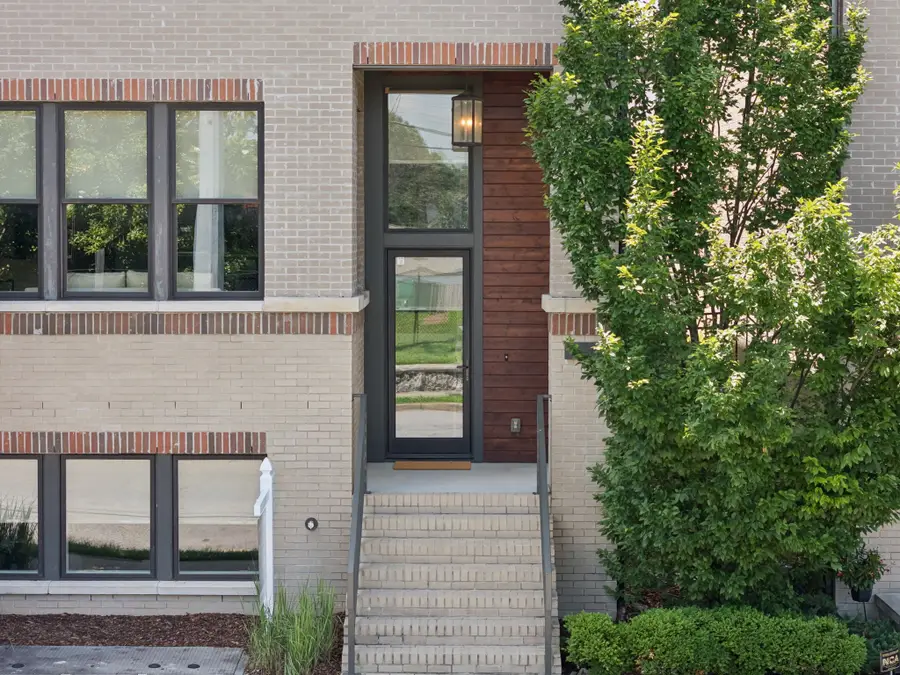 206 S 10th St, Nashville, TN 37206 - #3