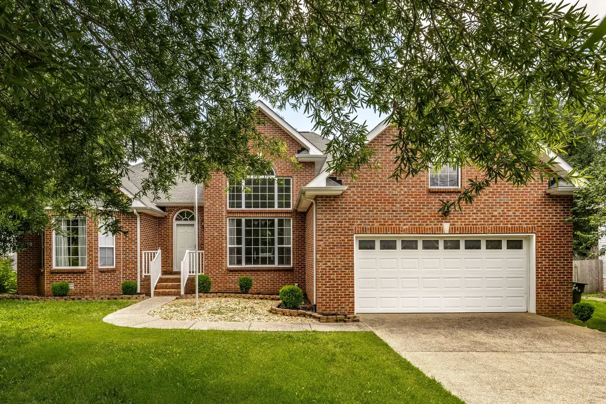 353 Remington Ave, Gallatin, TN 37066 - #1
