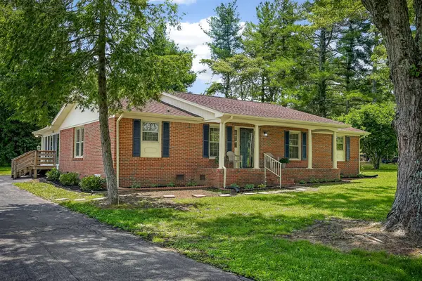 704 Anthony Ave, Smithville, TN 37166