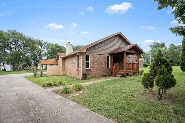 1061 Aire Ct, Murfreesboro, TN 37128