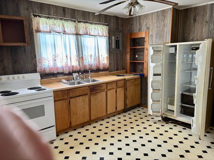 301 Edgewood St, Lafayette, TN 37083 - #2