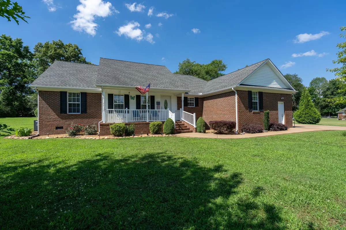 153 Center Point Dr, Summertown, TN 38483 - #1