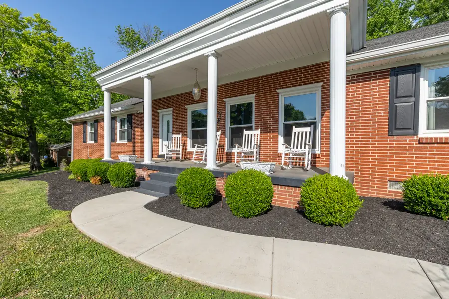 655 Ashwood Ave, Lewisburg, TN 37091 - #2