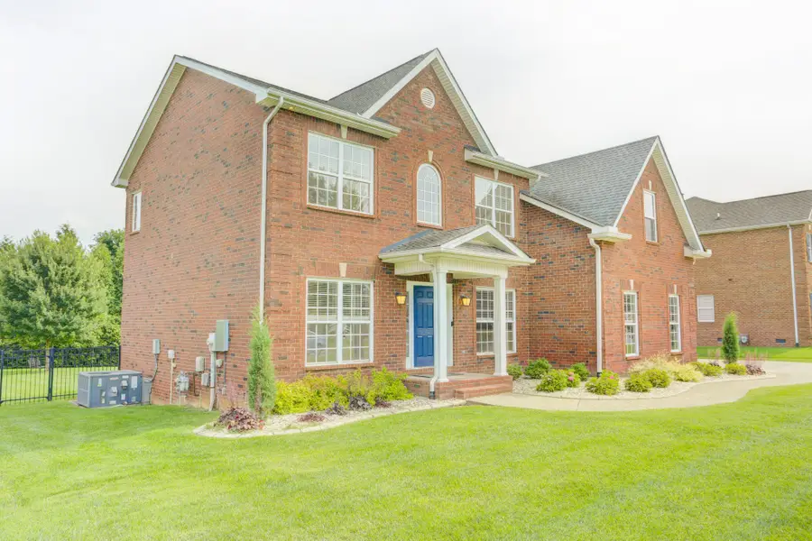 1013 Notting Hill Dr, Gallatin, TN 37066 - #3