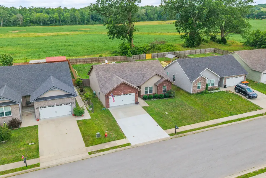 633 Hollow Crst, Clarksville, TN 37042 - #2