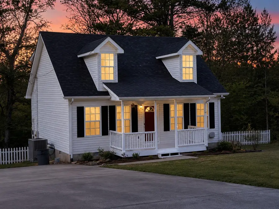 921 Jordan Cir, White Bluff, TN 37187 - #2