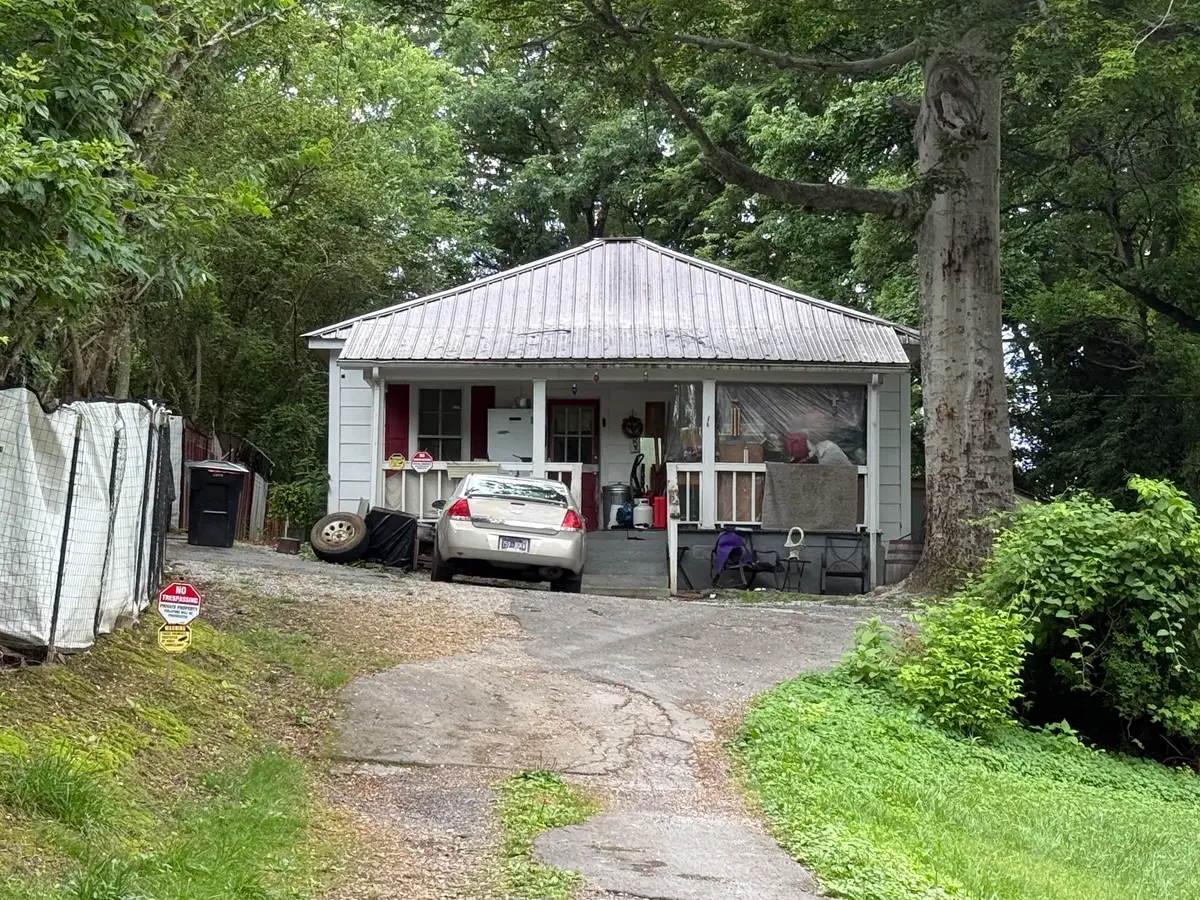 304 S Franklin St, Tullahoma, TN 37388 - #1
