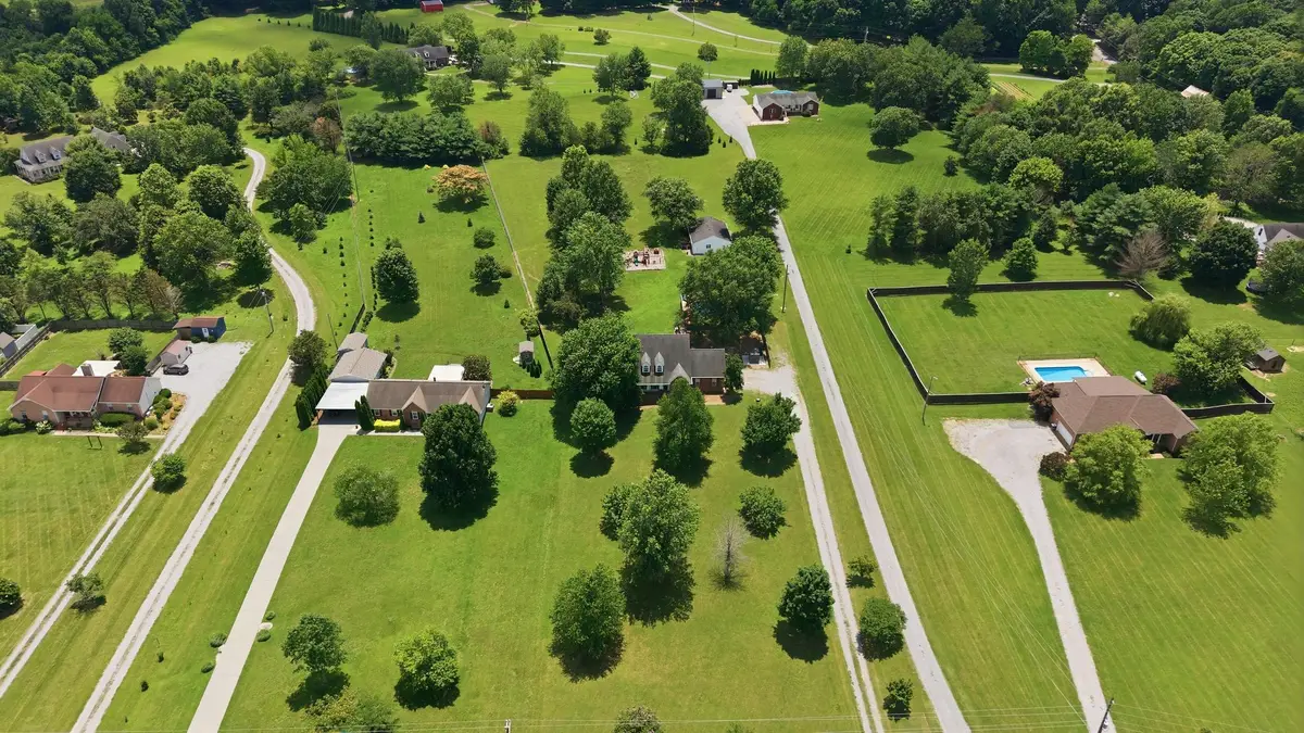 7301 W Cook Rd, Springfield, TN 37172 - #1
