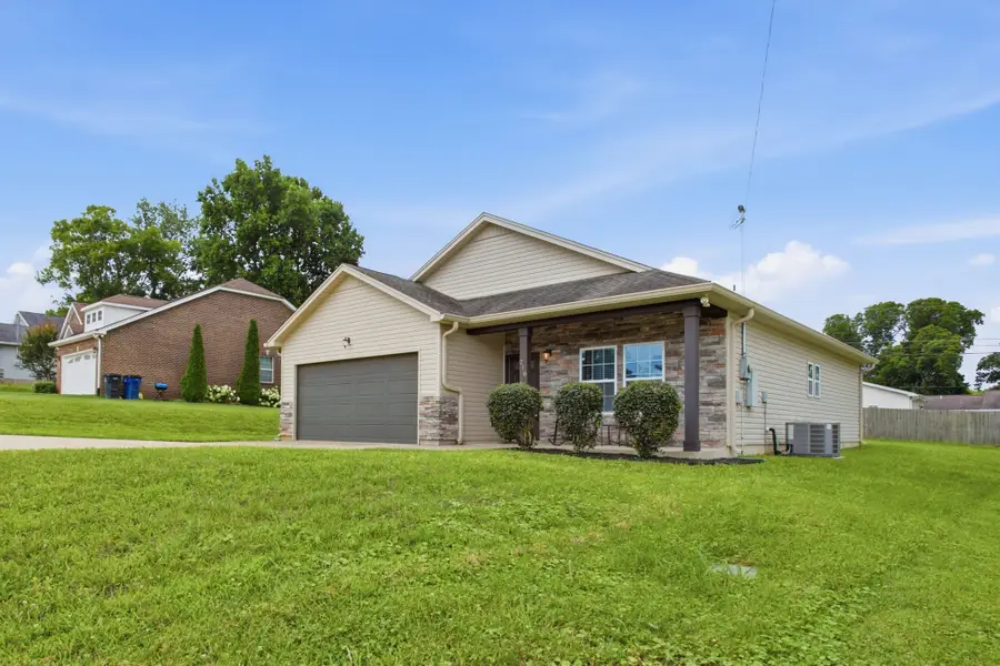 216 Woodsong Ln, Columbia, TN 38401 - #2