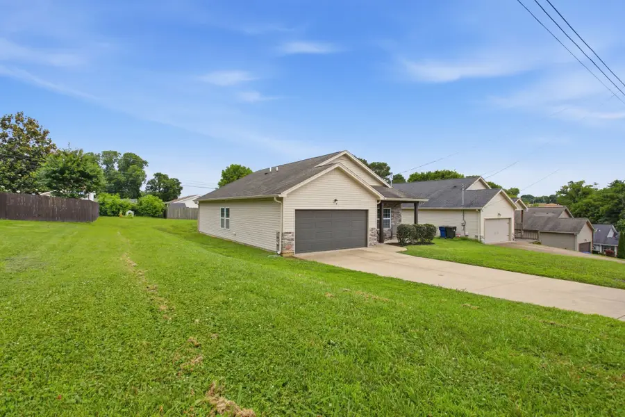 216 Woodsong Ln, Columbia, TN 38401 - #3