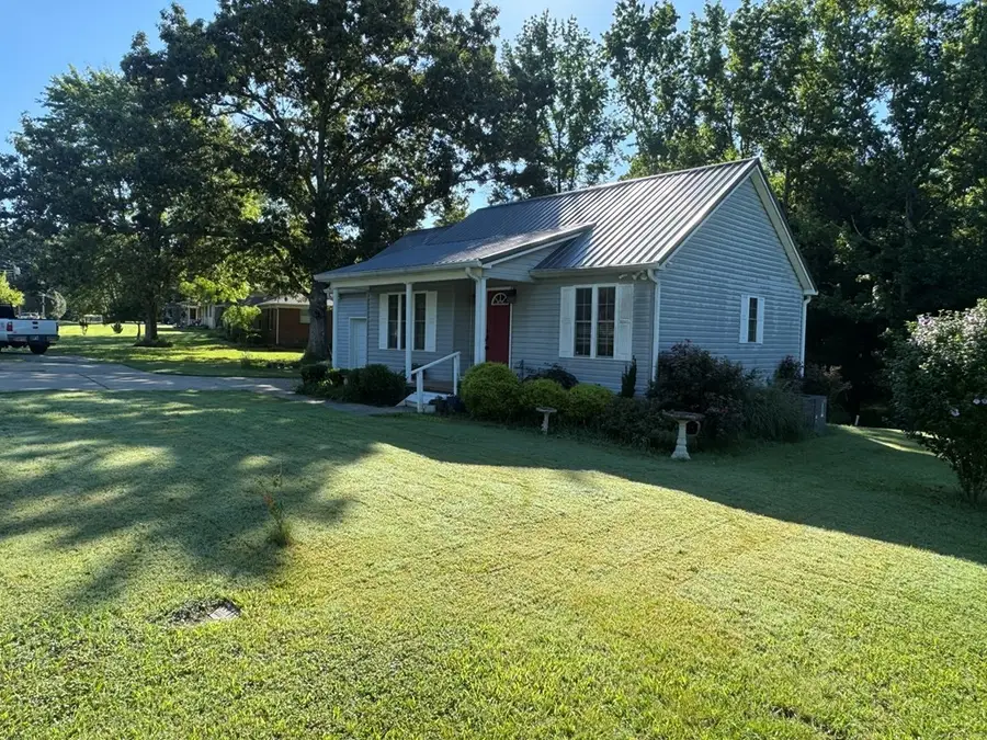 381 Longview Dr, Camden, TN 38320 - #2