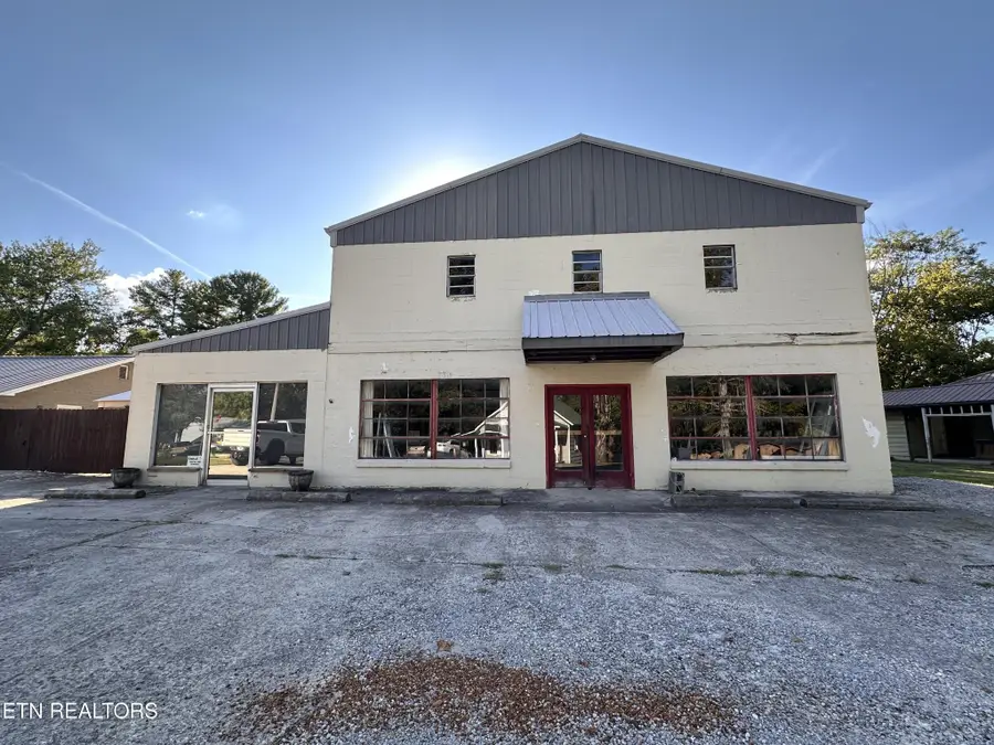 235 Rugby Ave, Jamestown, TN 38556 - #3