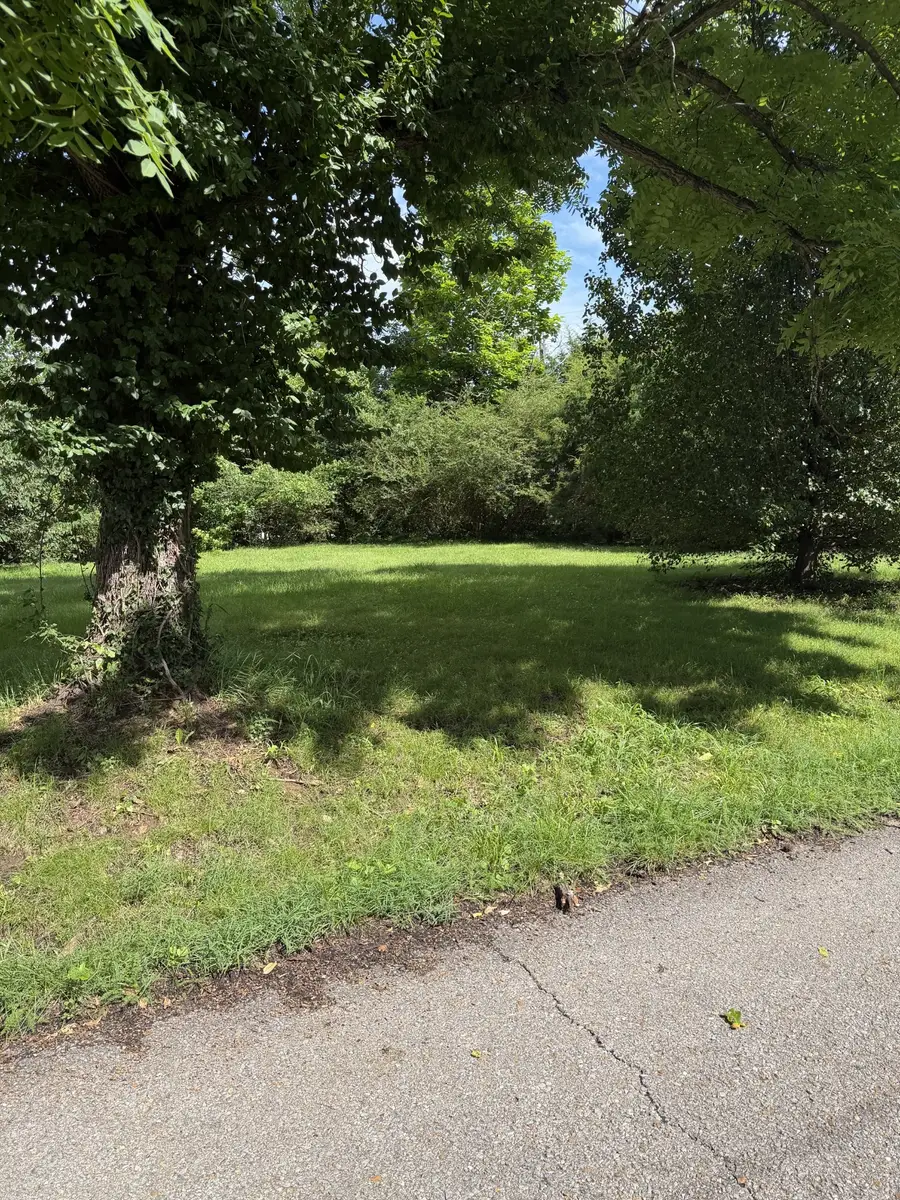 211 Lee Cir, Dover, TN 37058 - #3
