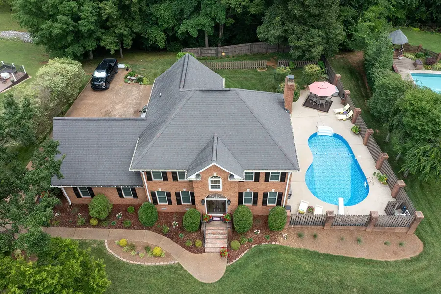 129 Baldridge Dr, Cottontown, TN 37048 - #2